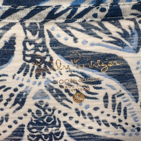 Lilly Pulitzer Etta V Neck Mermaid Tail Tee Shirt Size XL - Picture 3 of 6